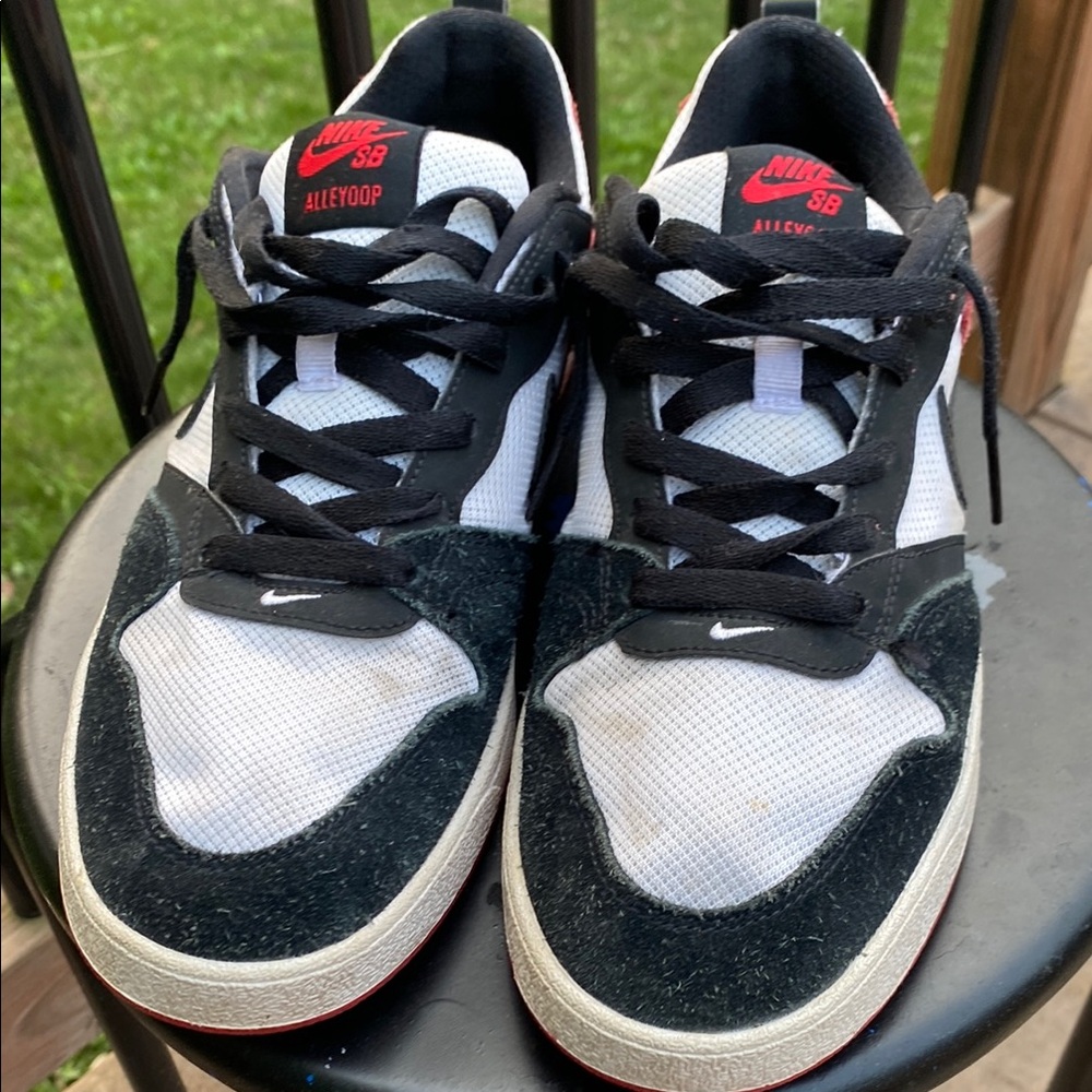 Nike SB Alleyoop Black and White Men's 8.5 women’s 9.5